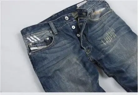 Permak Levis Setiawan: Seni Memperbaiki Jeans di Jantung Cilacap
